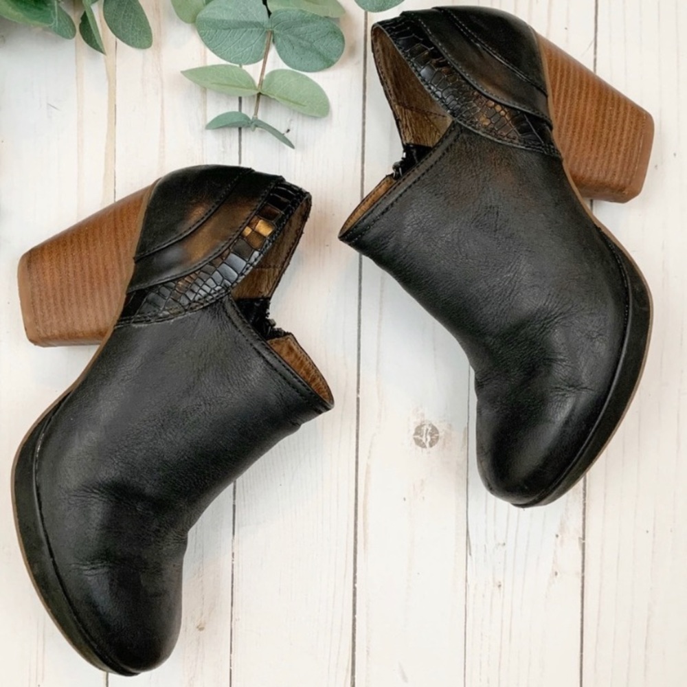 Dansko Marcia Leather Ankle Boot Bootie Black